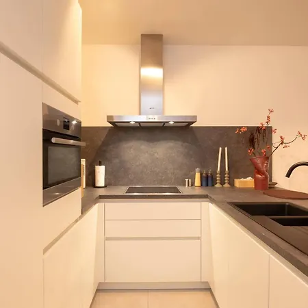 Brand New At The For 4 * 奥斯滕德