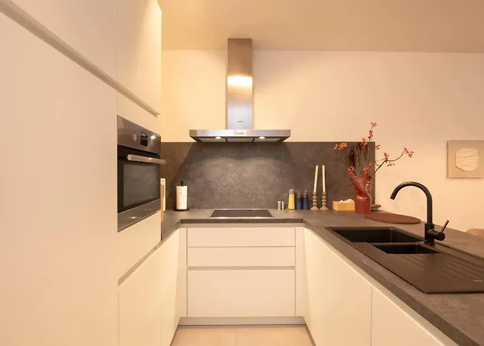 Brand New At The For 4 * 奥斯滕德