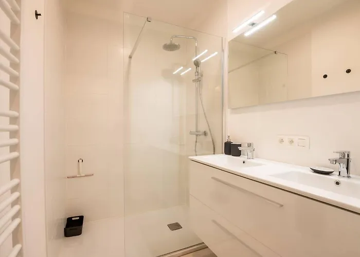 公寓 Brand New At The For 4 *