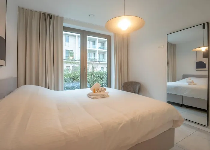 Brand New At The For 4 公寓