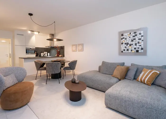 Brand New At The For 4 *